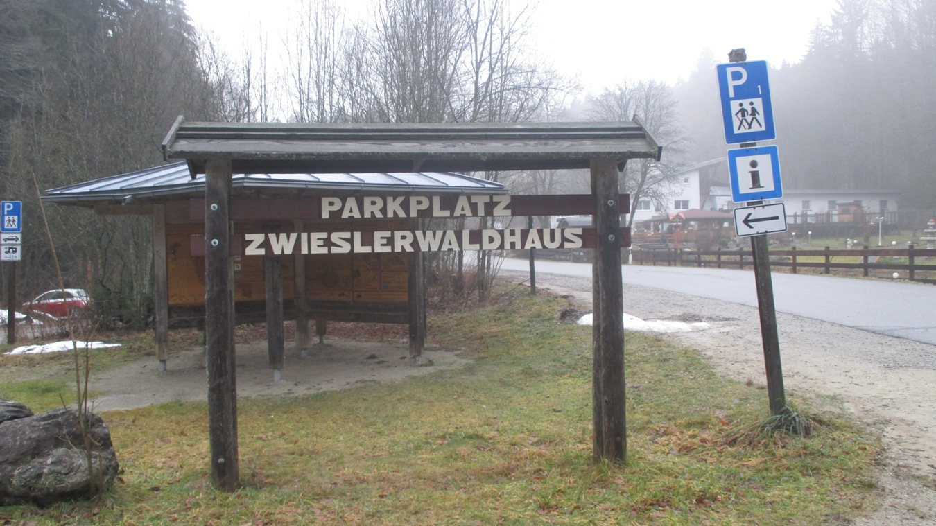 Der Wanderparkplatz Zwieslerwaldhaus.