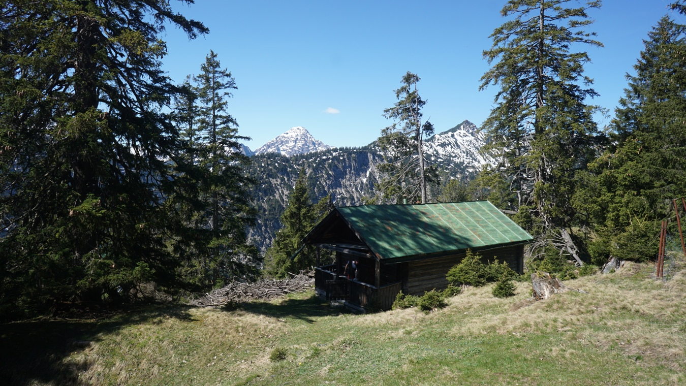 Die Hölltalhütte am Plansee.