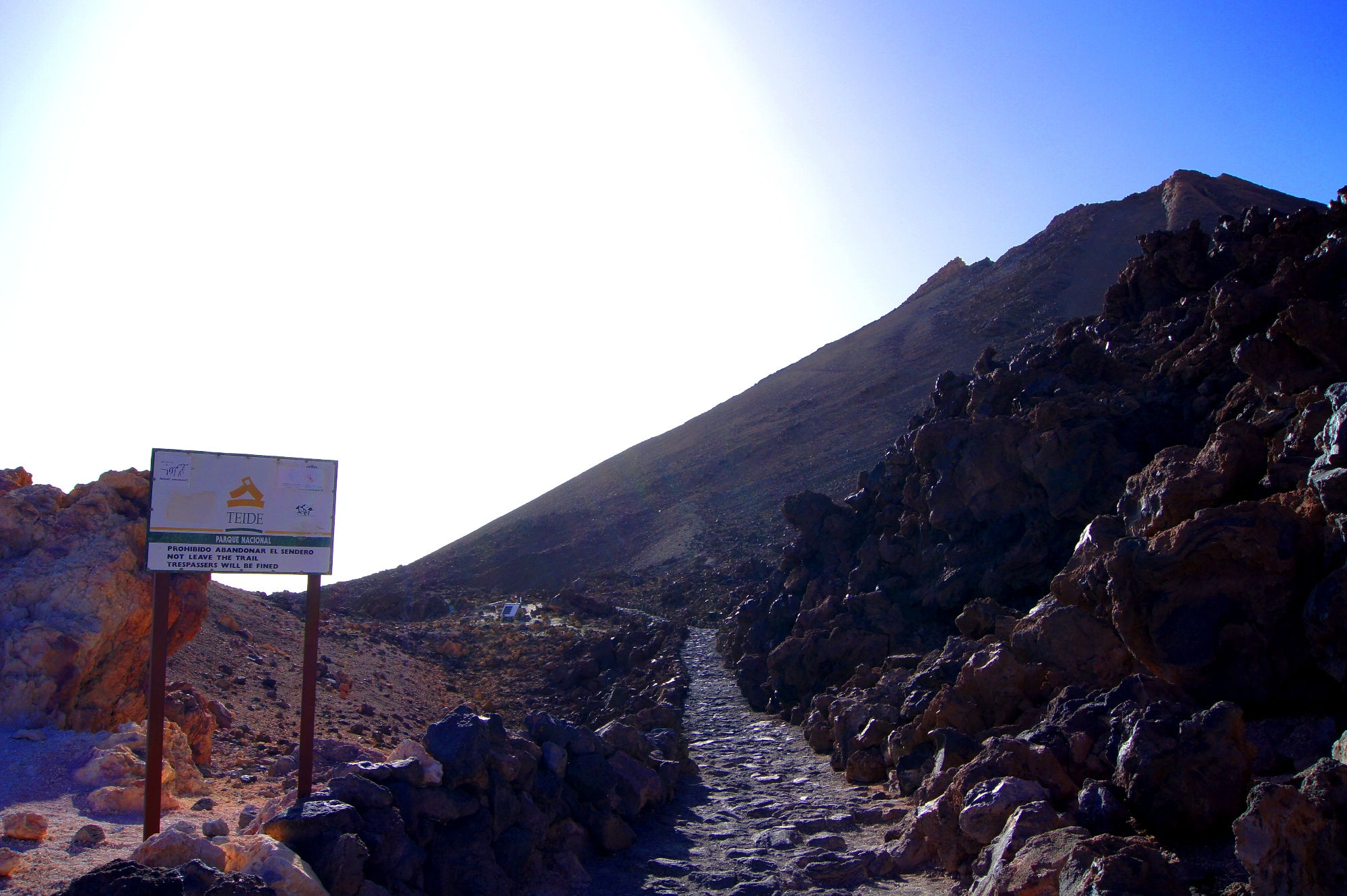 Der Weg zum Gipfel des Pico del Teide auf Teneriffa.