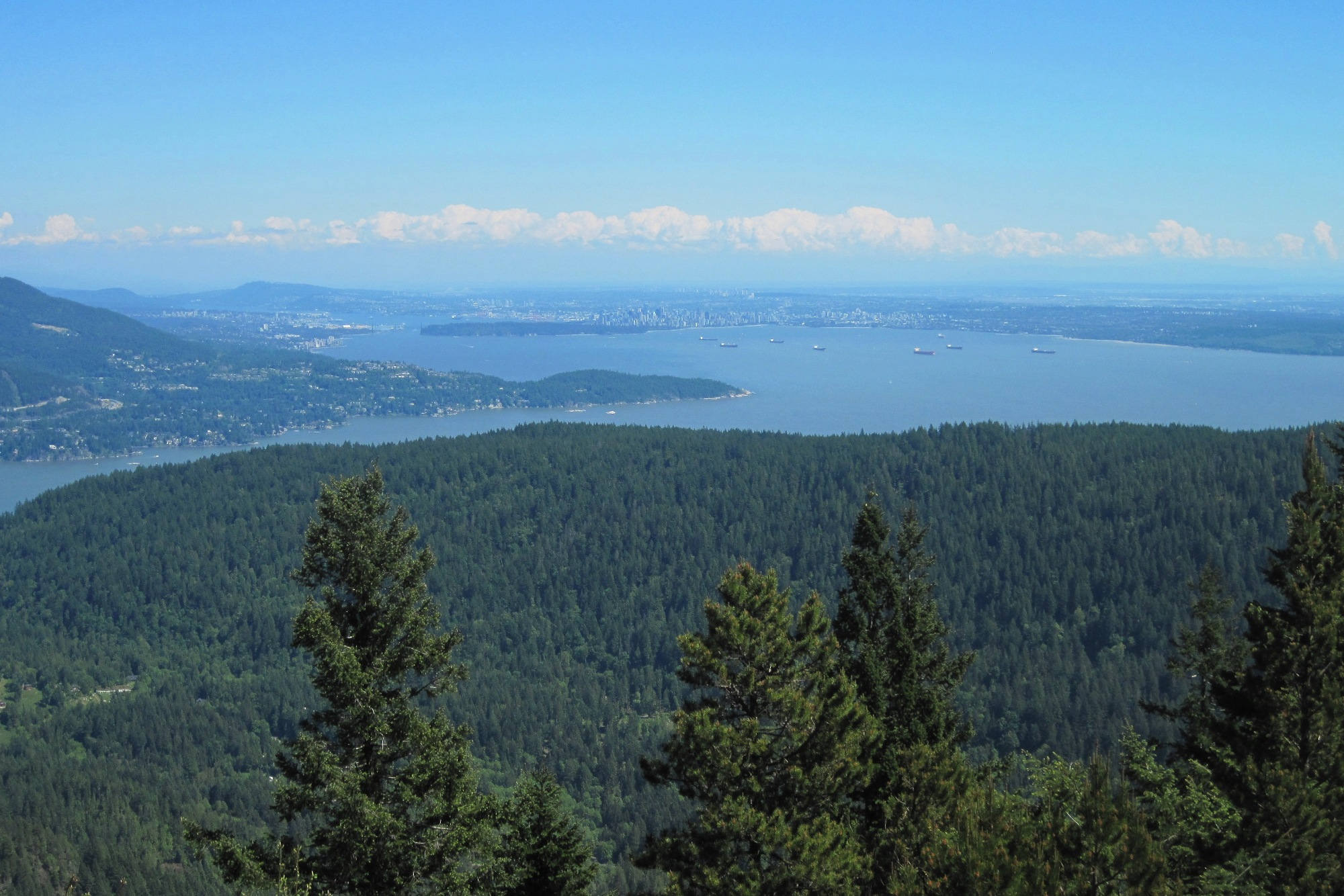 Blick vom Gipfel des Mount Gardner in Richtung Vancouver.