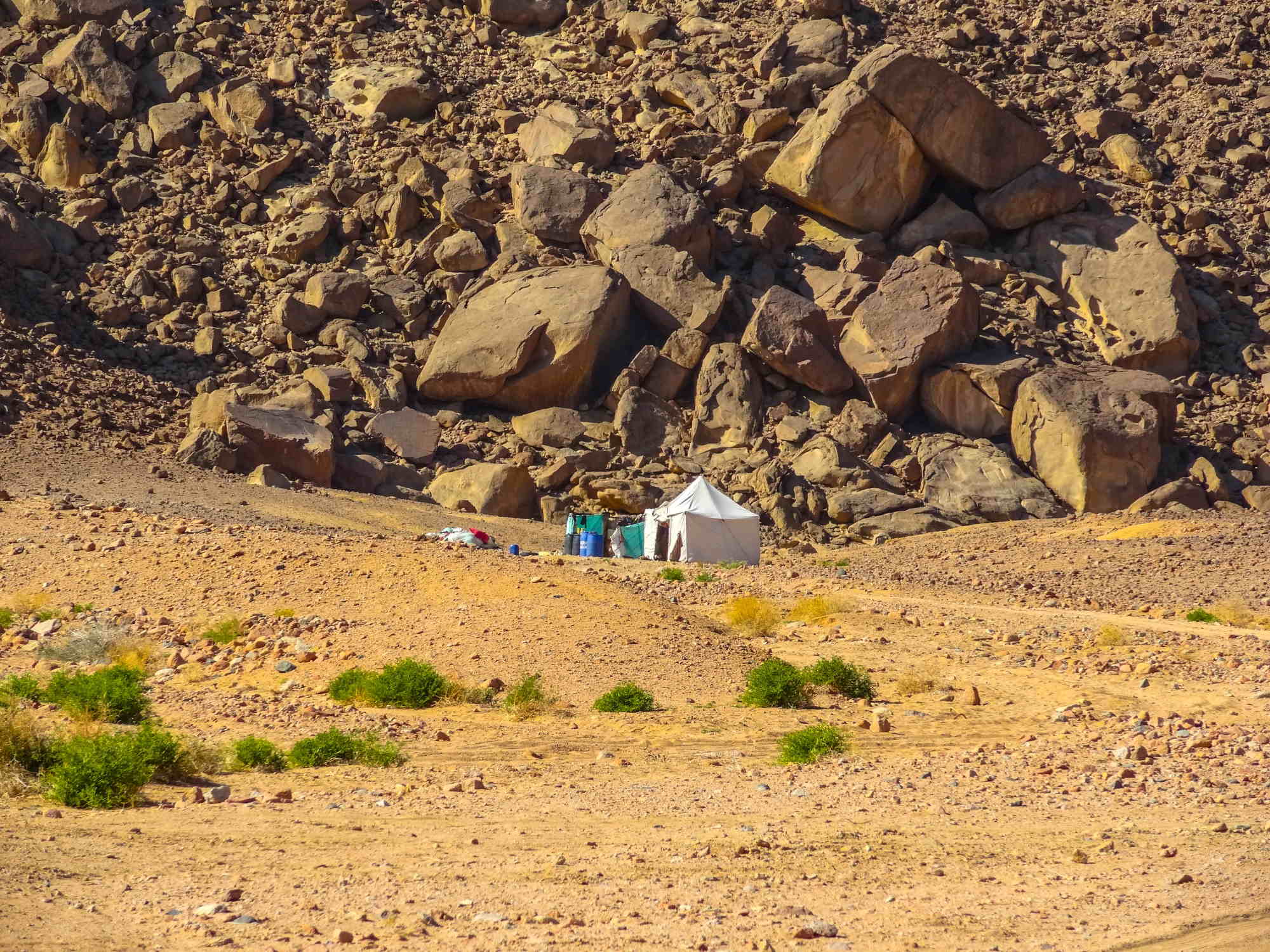 Ein Beduinenzelt in der Wüste bei Hurghada.