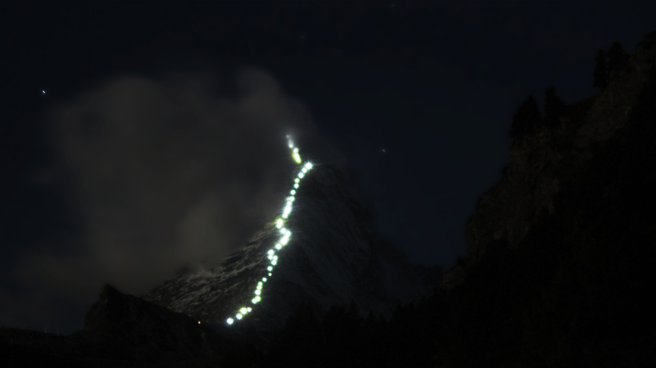 Die Lichtshow am Hörnligrat des Matterhorn.